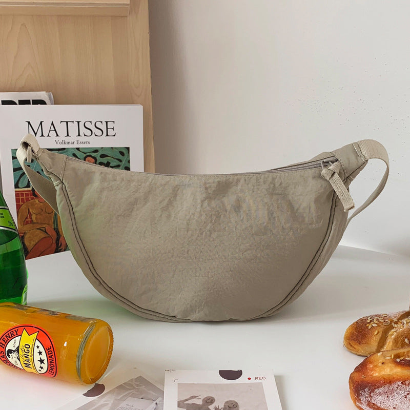 DMT | Halbmondförmige Tasche