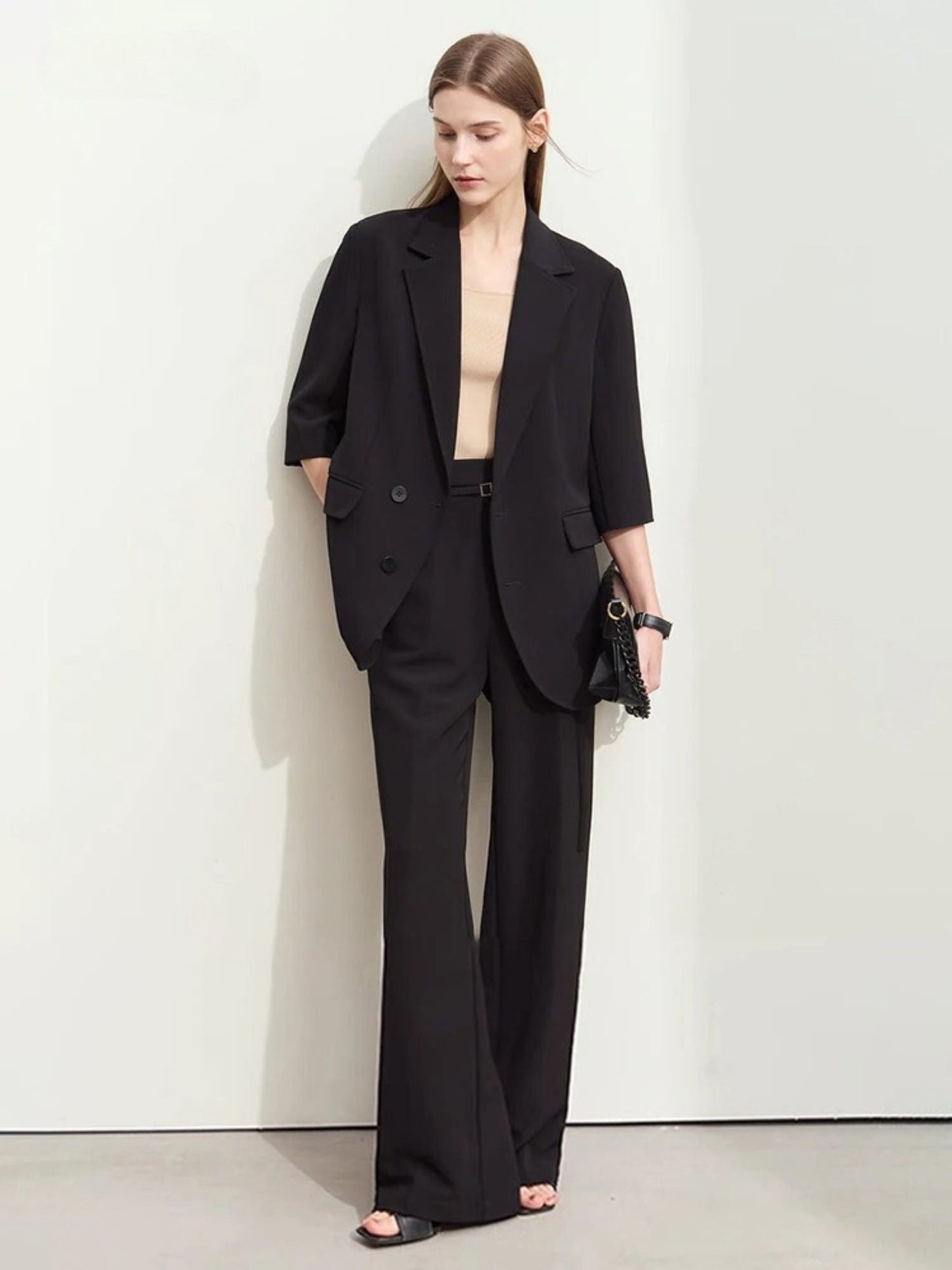 Locker geschnittener Blazer und High-Waist-Hose mit weitem Bein