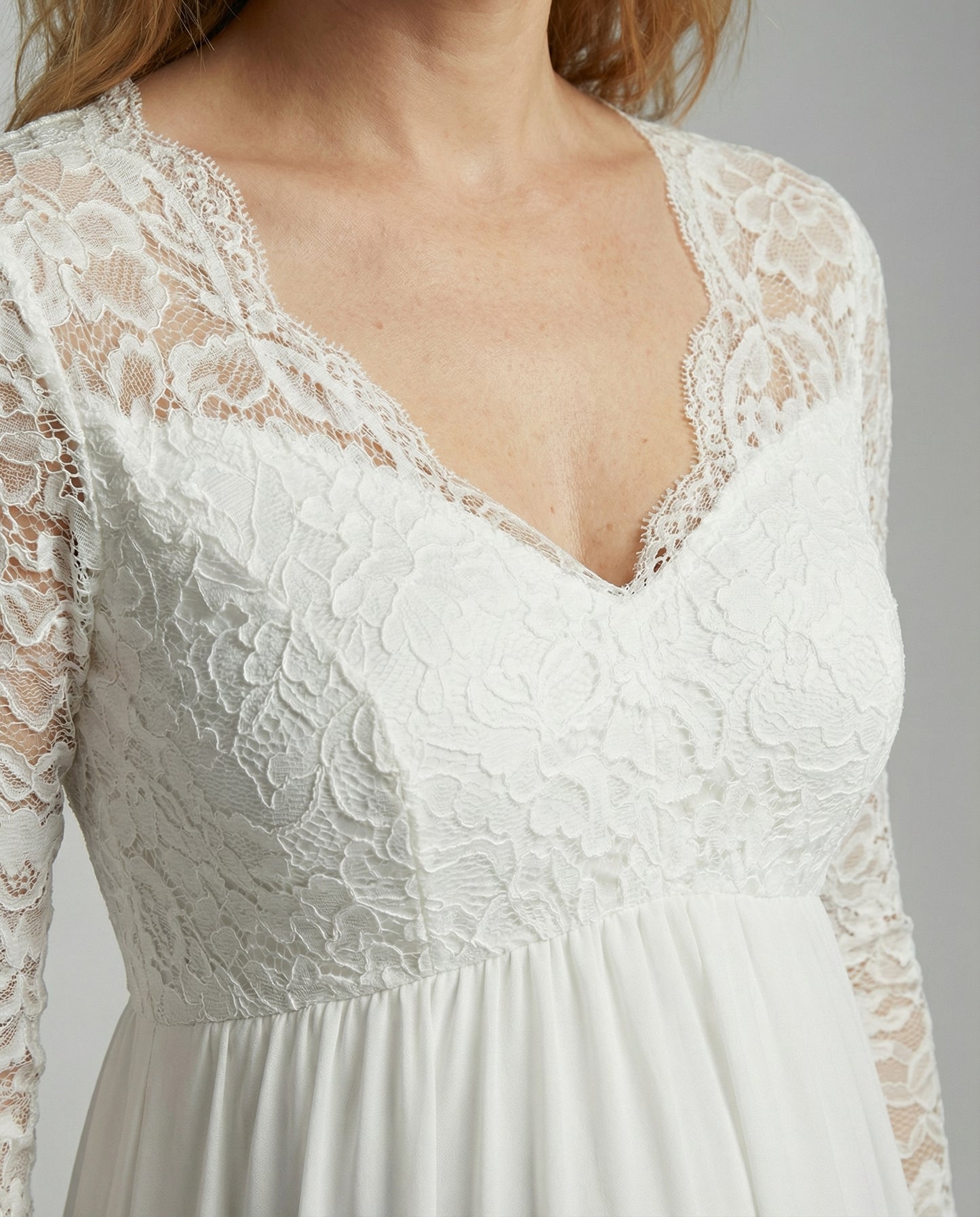 Elegantes Spitzen-Maxikleid für Schwangere