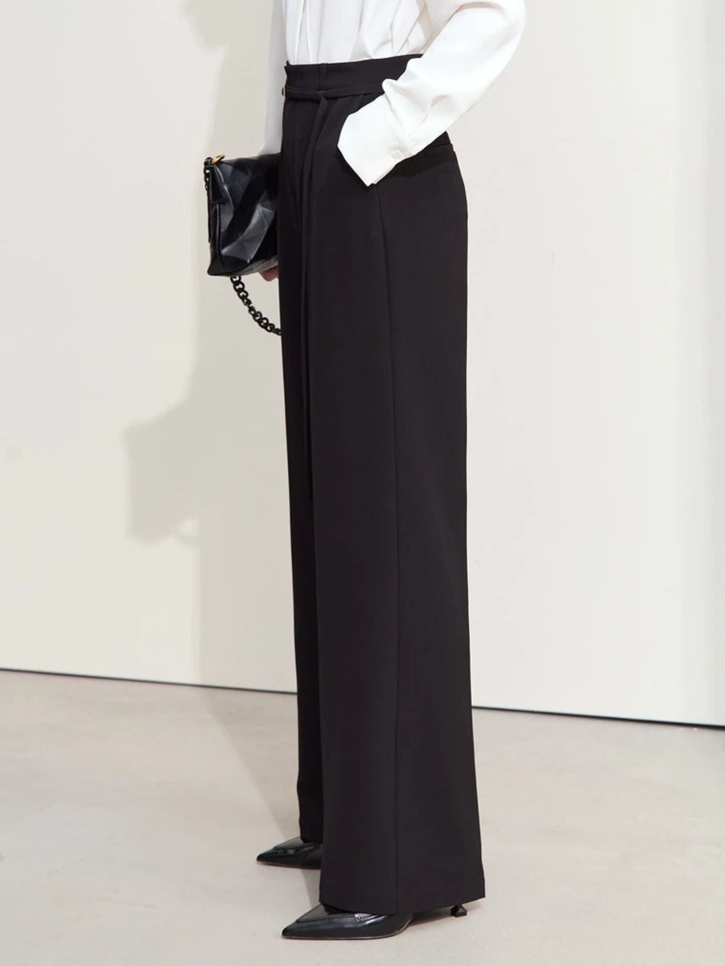 Locker geschnittener Blazer und High-Waist-Hose mit weitem Bein