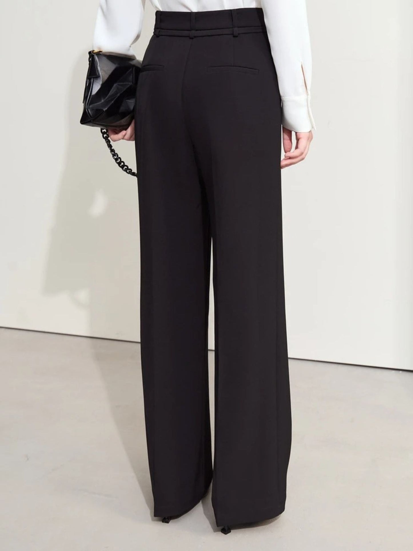 Locker geschnittener Blazer und High-Waist-Hose mit weitem Bein