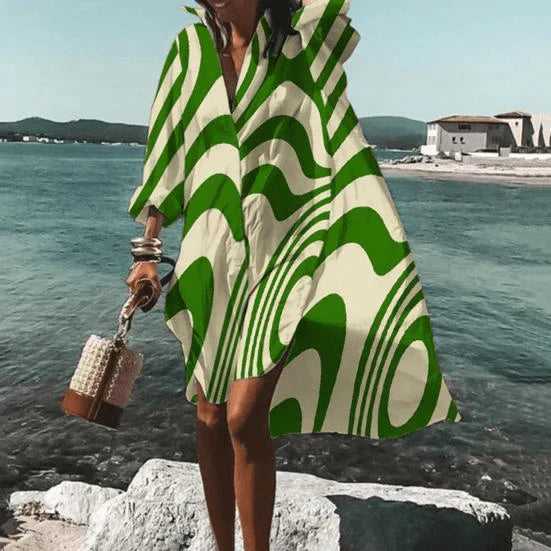 Deutsche Mode Trends | Knielanges Kleid mit einzigartigem Aufdruck
