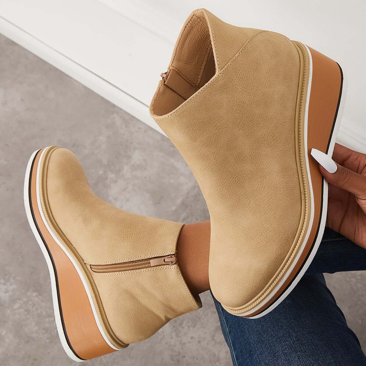 DMT | Stilvolle Stiefeletten mit Zipper und Plateau