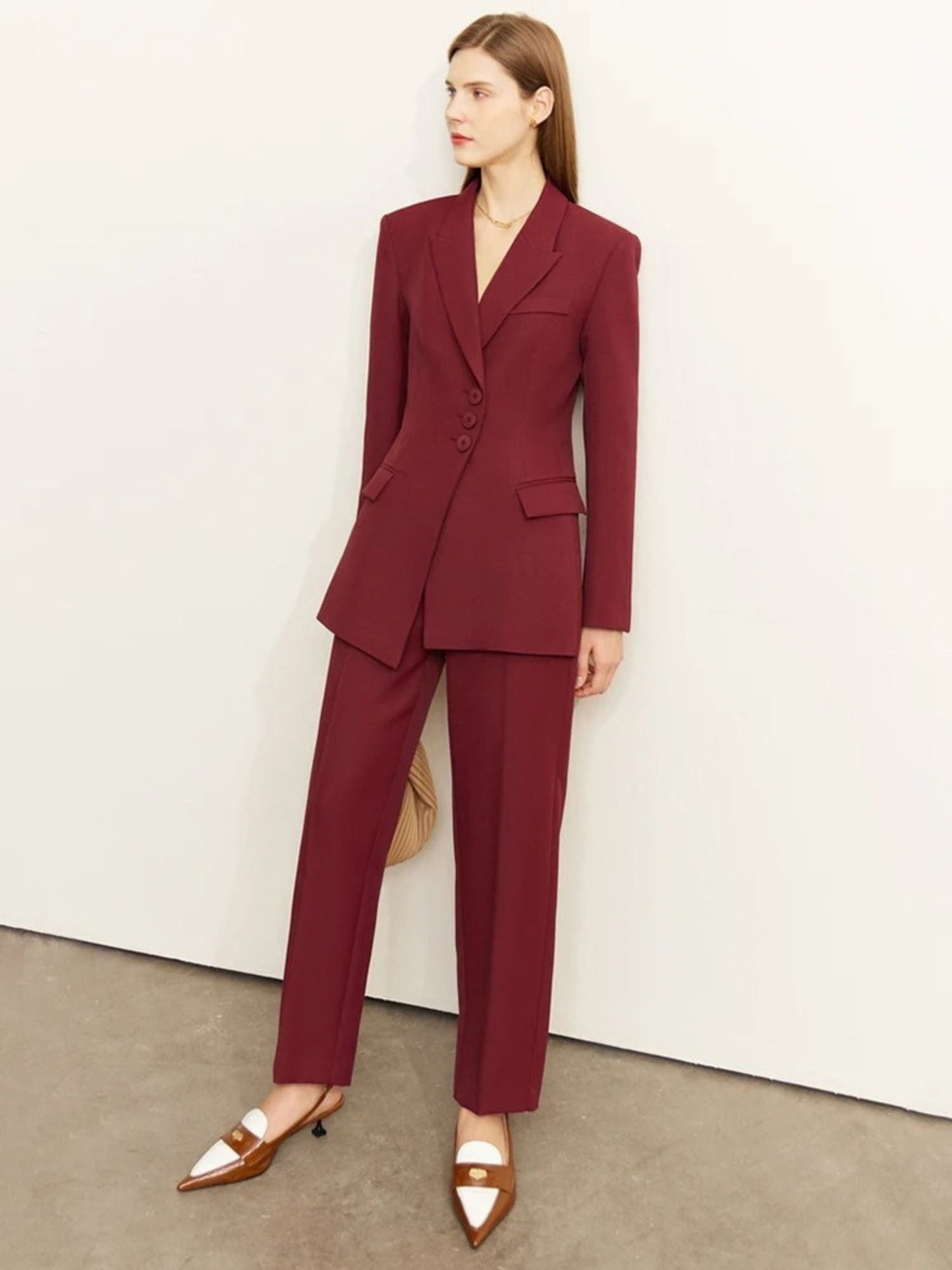 Minimalistisches Blazer- und High-Waist-Hosen-Set mit schmal zulaufendem Bein