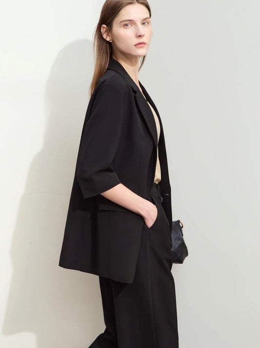 Locker geschnittener Blazer und High-Waist-Hose mit weitem Bein