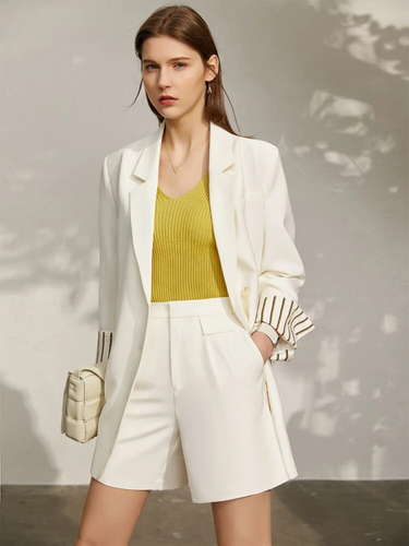 Blazer-und-Shorts-Set für den Frühling