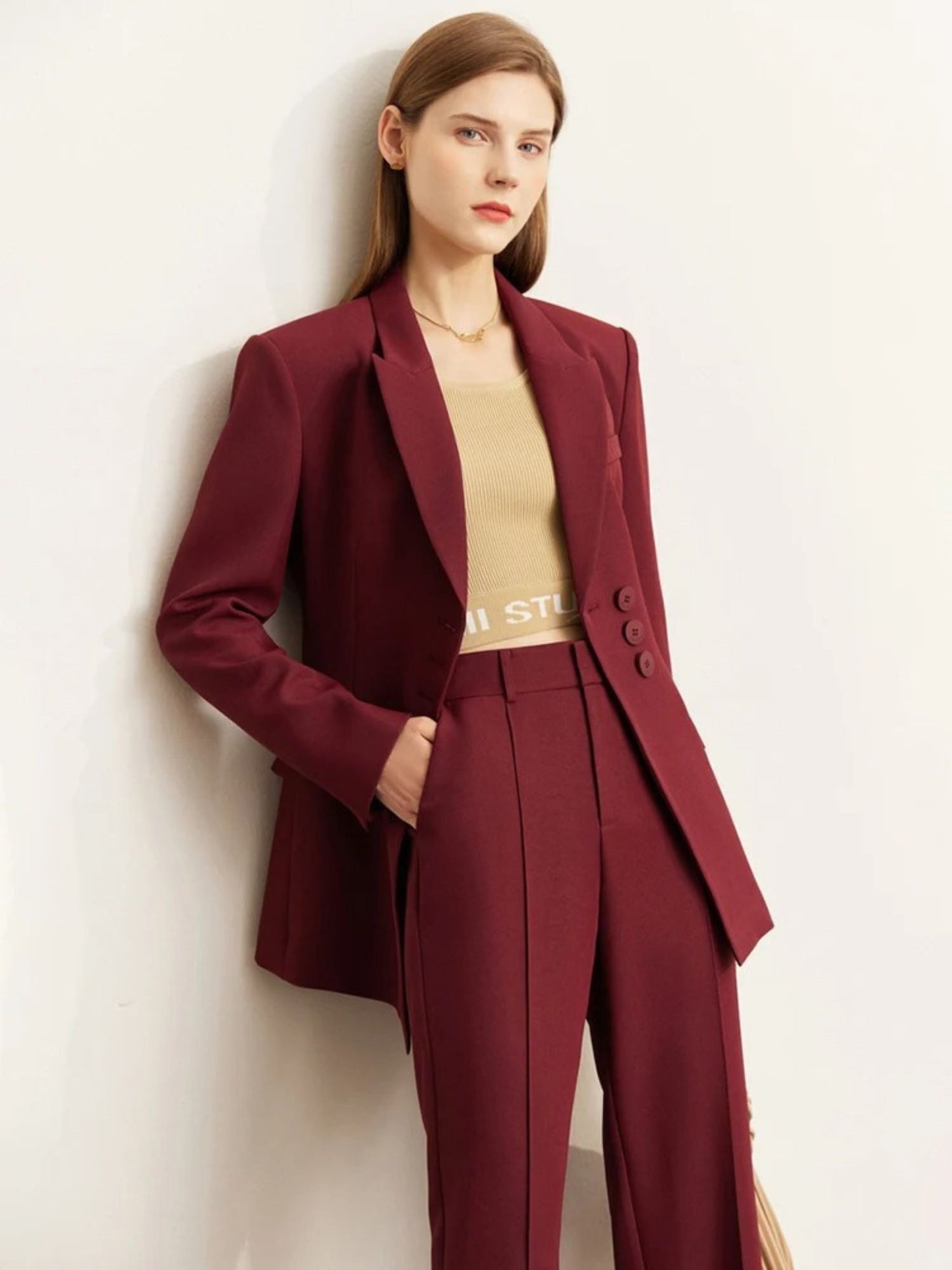 Minimalistisches Blazer- und High-Waist-Hosen-Set mit schmal zulaufendem Bein